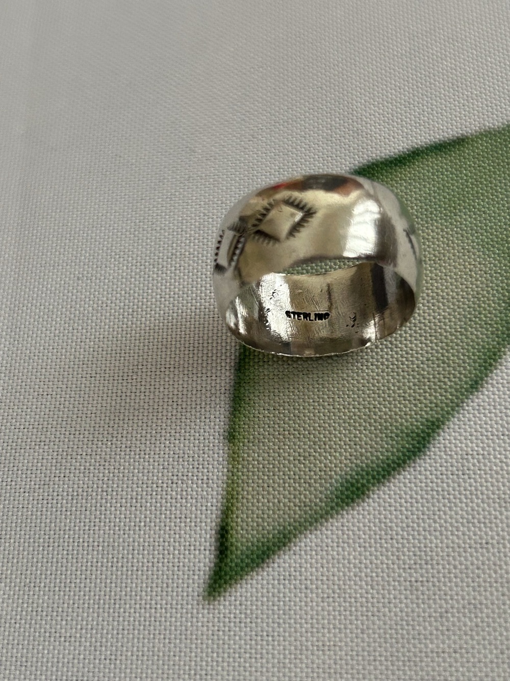 Sterling Patterned Band Ring - Picture 4 of 5